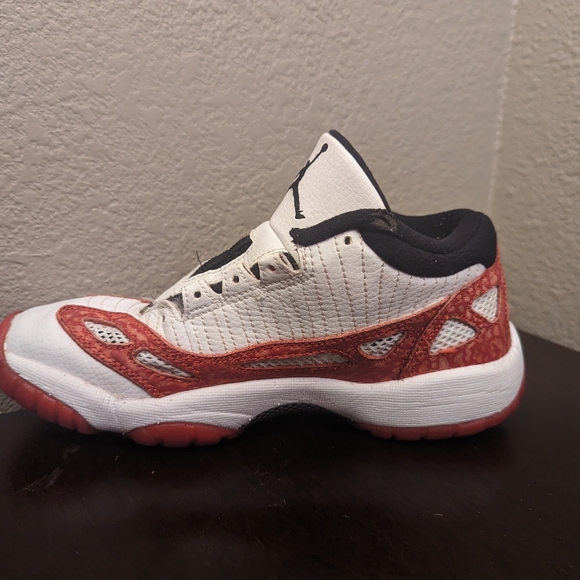 Air Jordan 11 Retro Low IE GS Gym Red 919713-101 GS Size 4Y Beaters - Picture 3 of 8